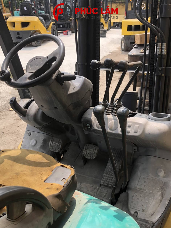 Xe nâng dầu Komatsu ngồi lái 2.5 tấn FD25W-15 - Ảnh 4