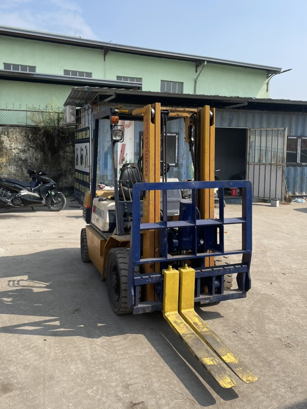 Xe nâng dầu 2 tấn Komatsu FD20-11 - Ảnh 3