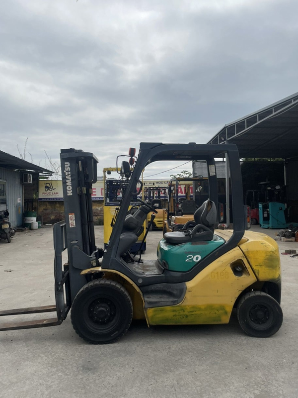 Xe nâng dầu 2 tấn Komatsu FD20C-15 - Ảnh 2