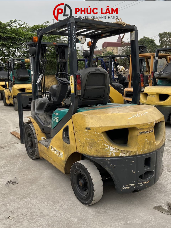 Xe nâng dầu 2,5 tấn Komatsu FD25C-16 - Ảnh 4