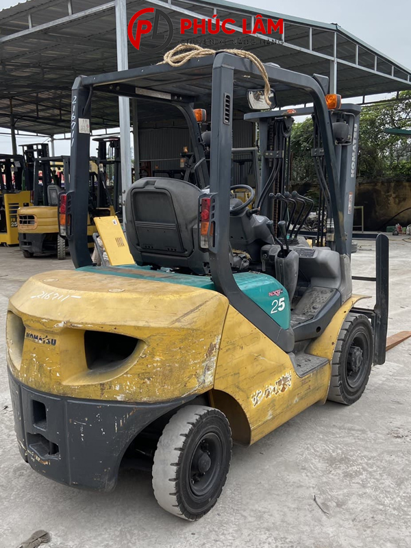 Xe nâng dầu 2,5 tấn Komatsu FD25C-16 - Ảnh 3