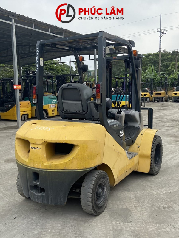 Xe nâng dầu 2,5 tấn Komatsu FD25C-17 - Ảnh 2