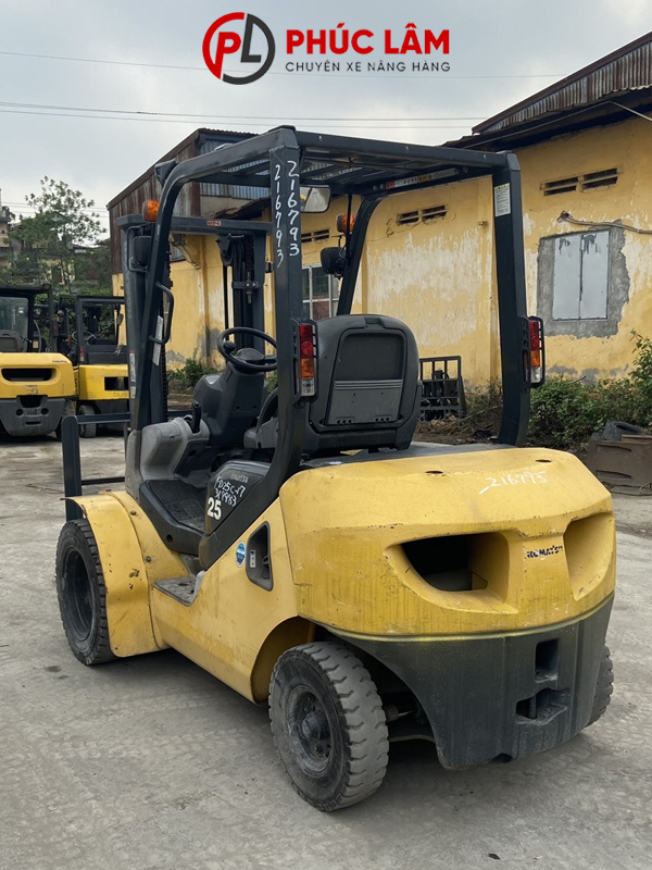 Xe nâng dầu 2,5 tấn Komatsu FD25C-17 - Ảnh 3