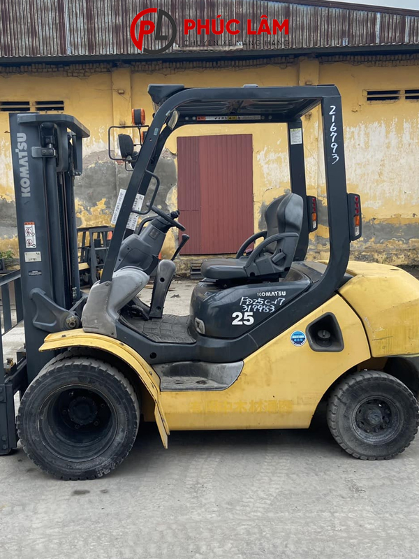Xe nâng dầu 2,5 tấn Komatsu FD25C-17 - Ảnh 5