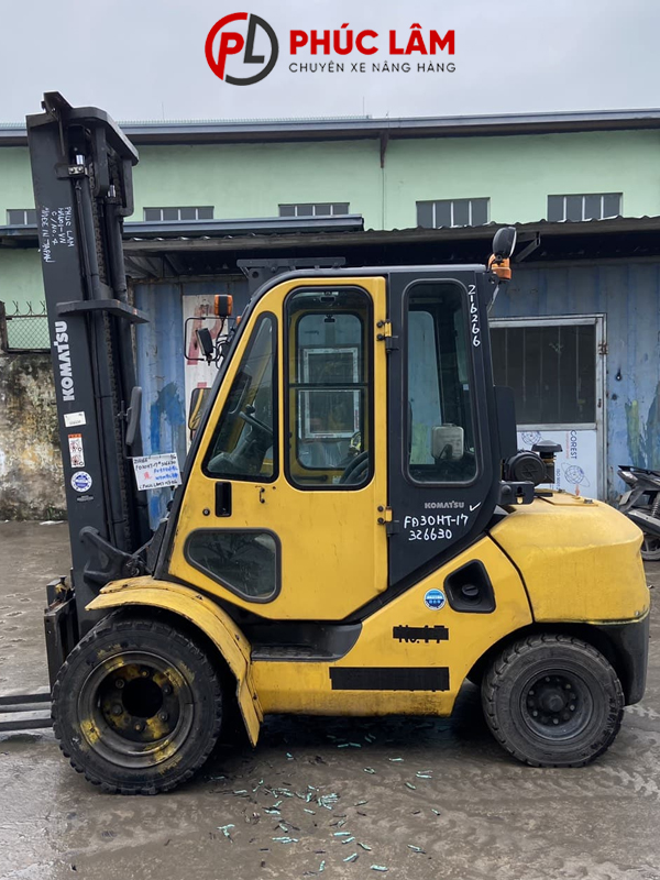 Xe nâng dầu 3 tấn Komatsu FD30HT-17