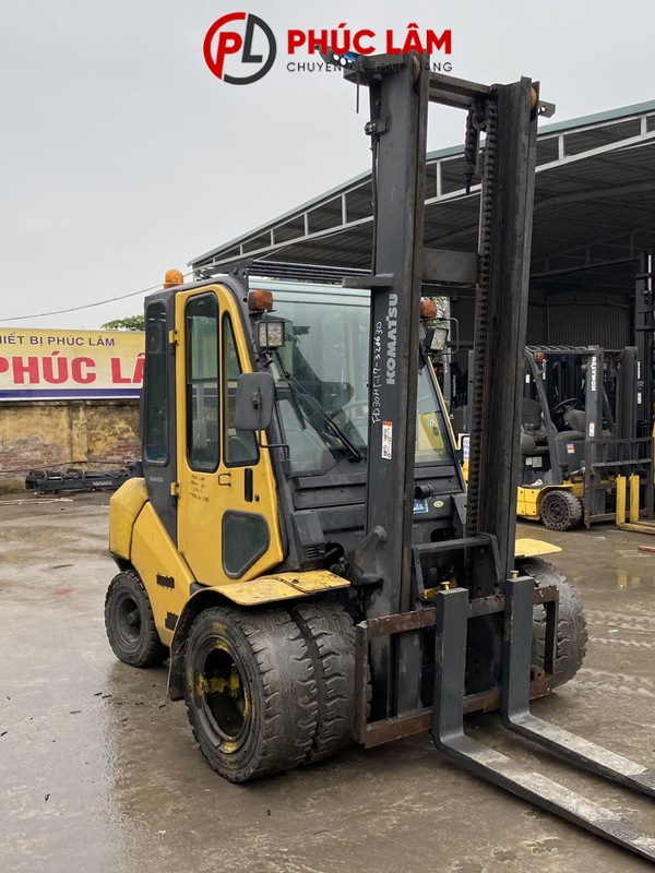 Xe nâng dầu 3 tấn Komatsu FD30HT-17 - Ảnh 2