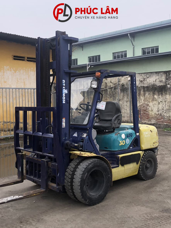 Xe nâng dầu ngồi lái 3 tấn Komatsu FD30T-12