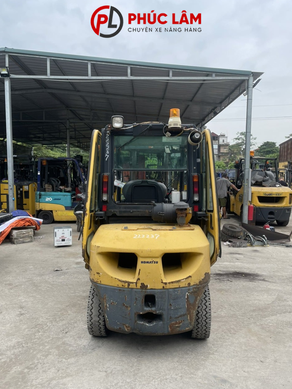 Xe nâng dầu 3 tấn Komatsu FD30T-17 - Ảnh 6