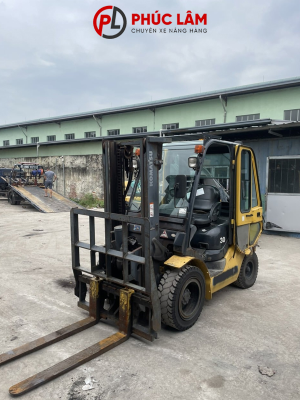 Xe nâng dầu 3 tấn Komatsu FD30T-17 - Ảnh 3