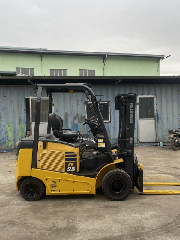 Xe nâng điện 2.5 tấn bình khô sạc nhanh Komatsu FE25-1#303643