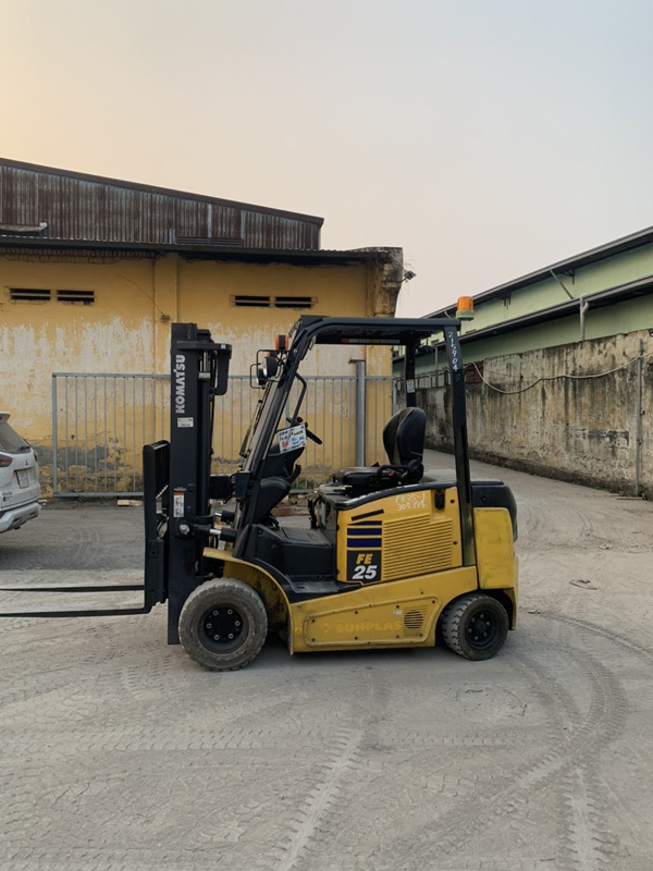 Xe nâng điện 2.5 tấn bình khô sạc nhanh Komatsu FE25-1 - Ảnh 2