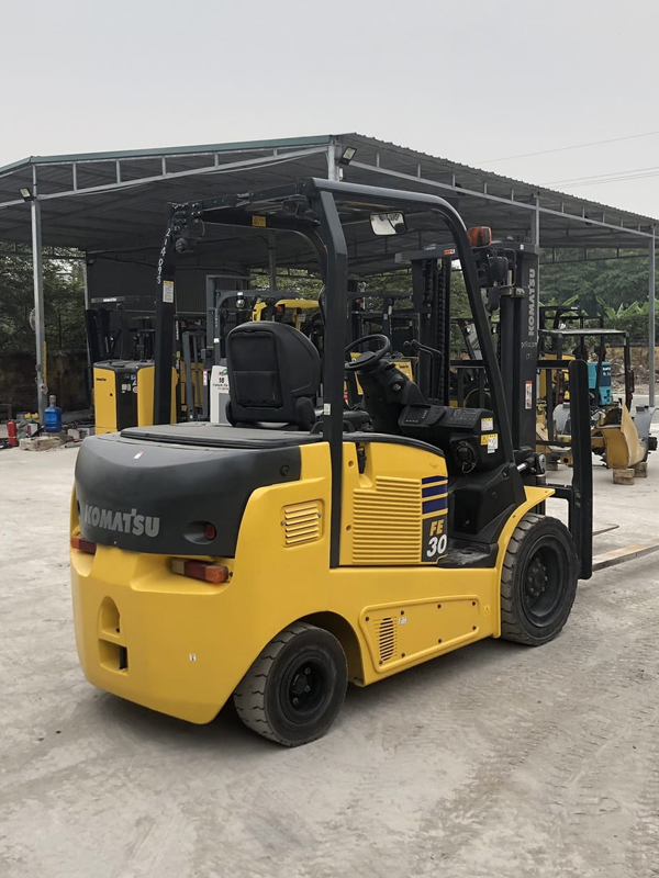 Xe nâng điện 3.0 tấn pin khô sạc nhanh Komatsu FE30-1
