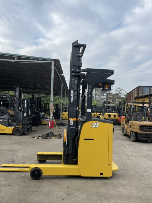 Xe nâng điện đứng lái 1.8 tấn Komatsu FB18RL-15