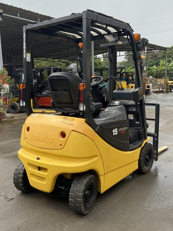 Xe nâng điện Komatsu ngồi lái 1,5 tấn FB15-12 - Ảnh 4