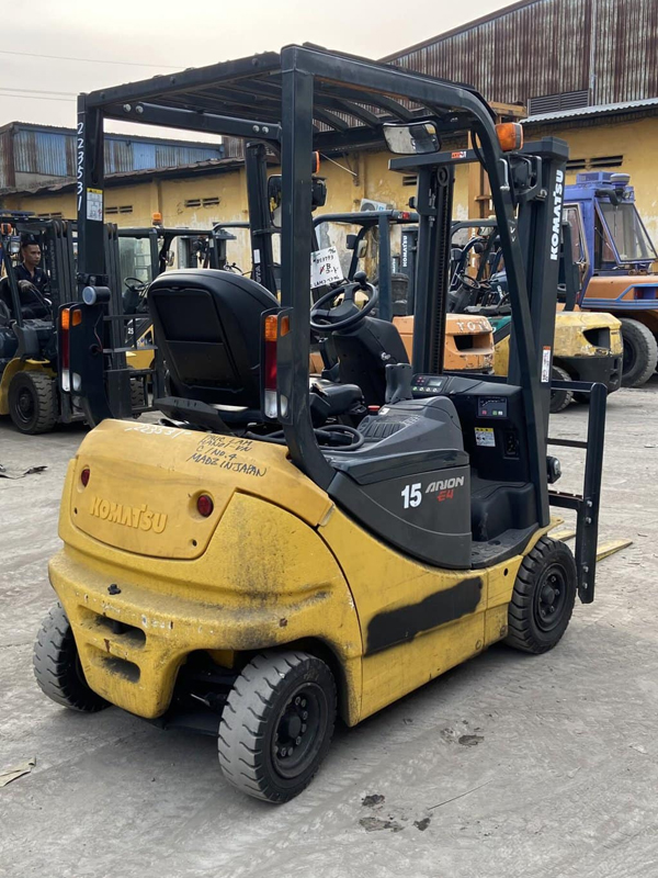 Xe nâng điện ngồi lái 1,5 tấn Komatsu FB15-12