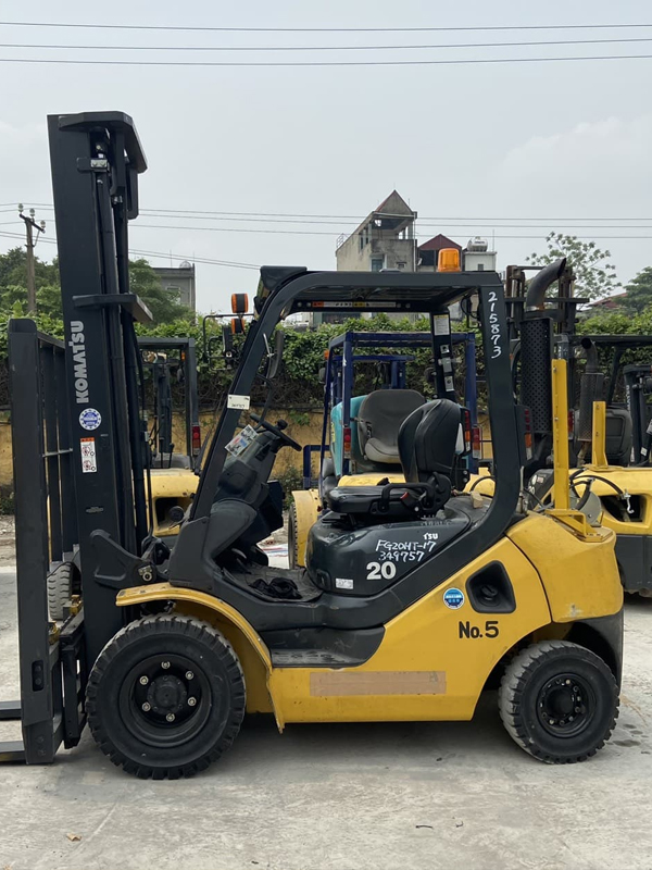 Xe nâng xăng 2 tấn Komatsu FG20HT-17