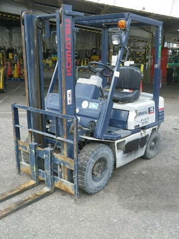 Xe nâng xăng ngồi lái Komatsu 1.5 tấn FG15L-15 - Ảnh 2