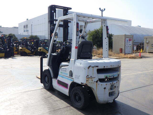 Xe nâng xăng UNICARRIERS 2.5 tấn UNI-EBT-P1F2 - Ảnh 2