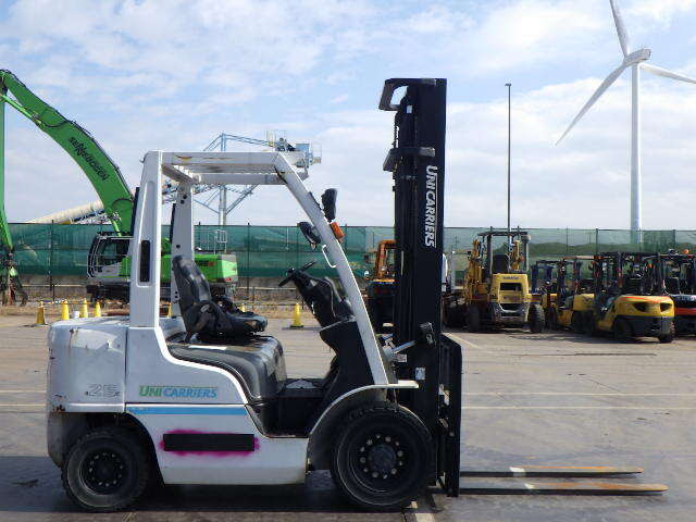 Xe nâng xăng UNICARRIERS 2.5 tấn UNI-EBT-P1F2 - Ảnh 6