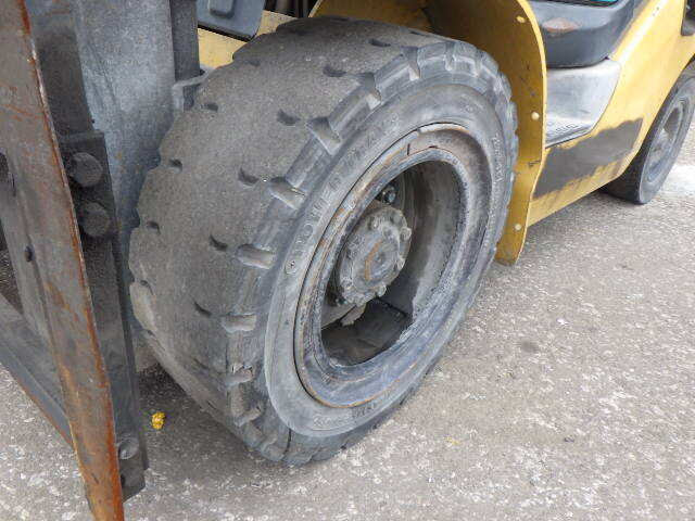 Xe nâng dầu Komatsu 3.0 tấn FD30T-16 sản xuất năm 2006 - Ảnh 6