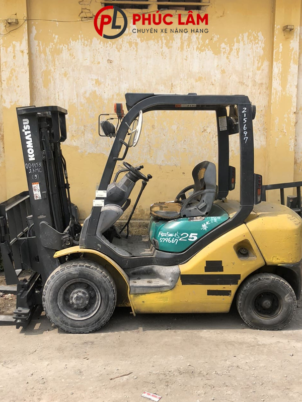 Xe nâng dầu 2.5 tấn Komatsu FD25W-15 5