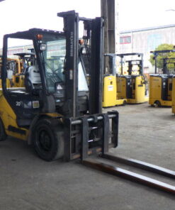 Xe nâng dầu 3.0 tấn Komatsu FD30T-17 serial 320594