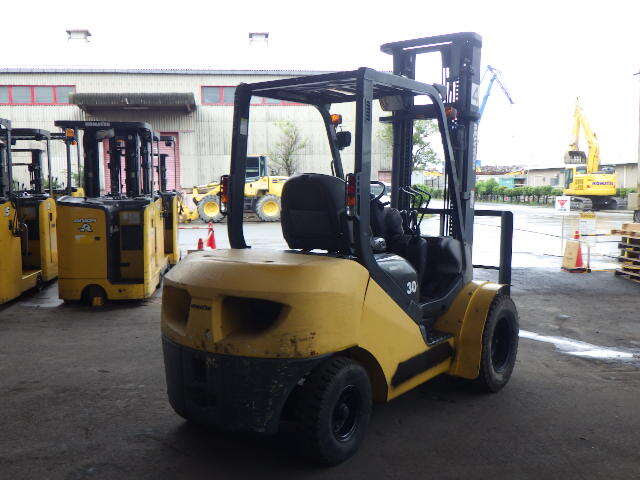Xe nâng dầu KOMATSU 3.0 tấn FD30C-17 Seri 331160, Sx năm 2014 - Ảnh 7