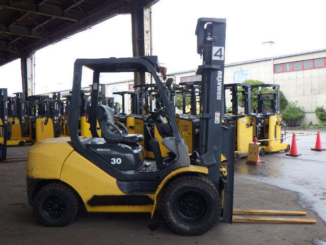 Xe nâng dầu KOMATSU 3.0 tấn FD30C-17 Seri 331160, Sx năm 2014 - Ảnh 4