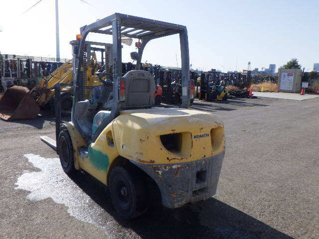 Xe nâng dầu Komatsu 3.0 tấn FD30C-15