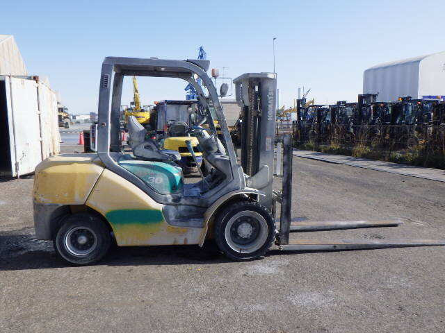 Xe nâng dầu Komatsu 3.0 tấn FD30C-15