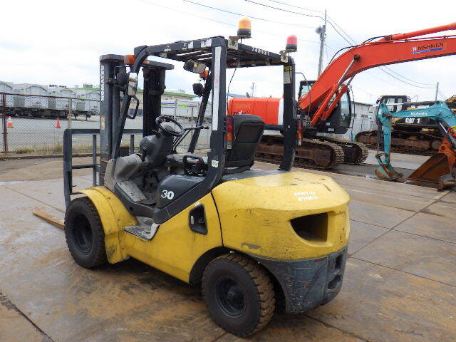 Xe nâng dầu Komatsu 3.0 tấn FD30T-16 (748631) - Ảnh 2