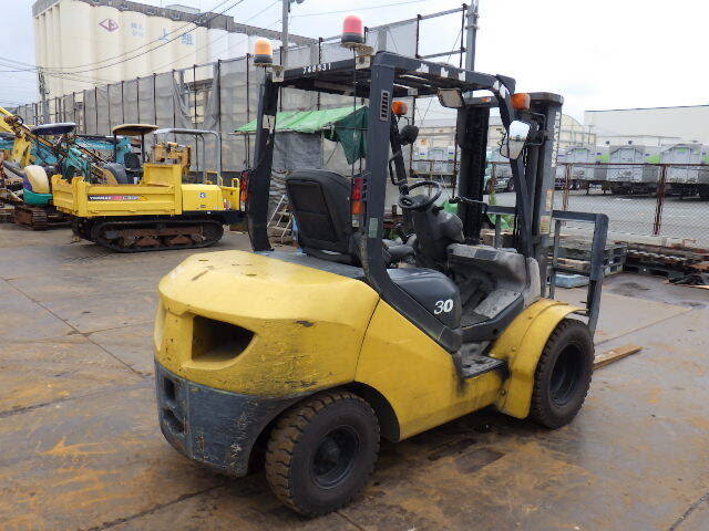 Xe nâng dầu Komatsu 3.0 tấn FD30T-16 (748631) - Ảnh 4