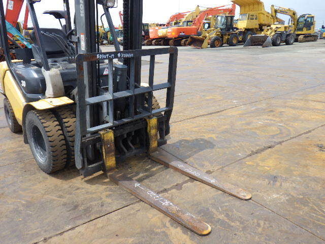 Xe nâng dầu Komatsu 3 tấn FD30T-17 (326440) - Ảnh 12