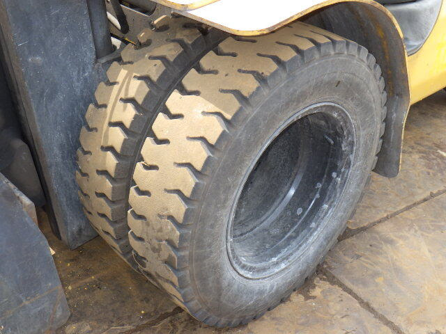 Xe nâng dầu Komatsu 3 tấn FD30T-17 (326440) - Ảnh 8