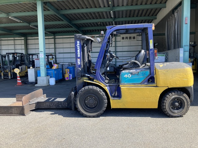 Xe nâng dầu Komatsu 4 tấn FD40T (102499) - Ảnh 2
