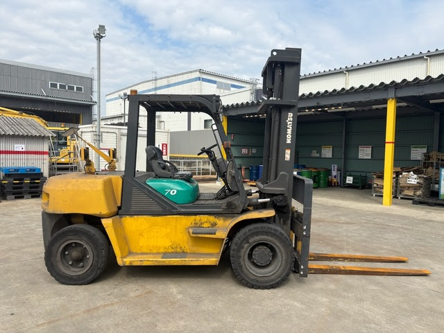 Xe nâng dầu KOMATSU 7.0 tấn FD70-10 Seri 55268, sản xuất năm 2010 - Ảnh 2