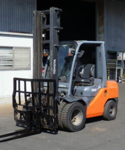 Xe nâng dầu TOYOTA 3 tấn 02-8FD30 (30284)