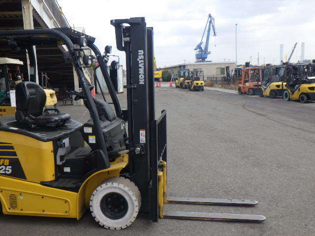 xenang-xe-nang-dien-2-5-tan-komatsu-fb25-serial-103037-10.jpg