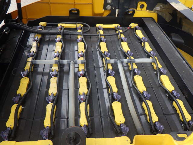 xenang-xe-nang-dien-2-5-tan-komatsu-fb25-serial-103037-4.jpg