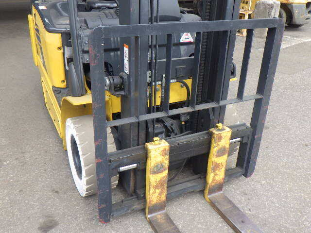 xenang-xe-nang-dien-2-5-tan-komatsu-fb25-serial-103037-8.jpg