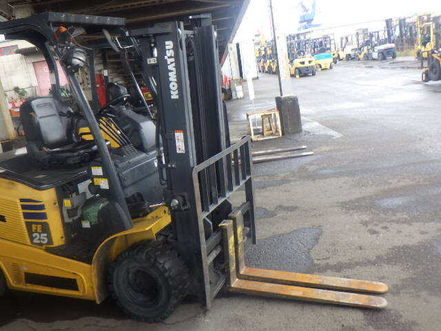 xenang-xe-nang-dien-2-5-tan-komatsu-fe25-1-serial-302820-5.jpg