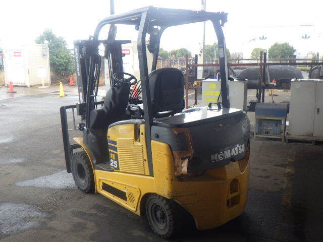 xenang-xe-nang-dien-2-5-tan-komatsu-fe25-1-serial-302820-7.jpg