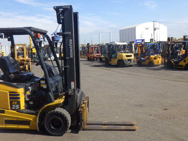 xenang-xe-nang-dien-2-5-tan-komatsu-fe25-1-serial-303833-10.jpg