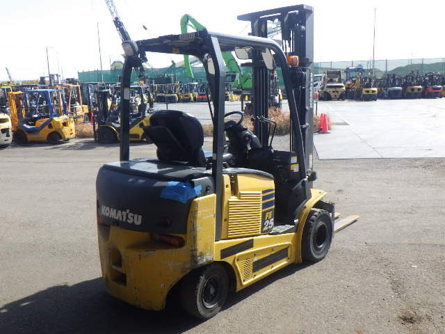 xenang-xe-nang-dien-2-5-tan-komatsu-fe25-1-serial-303833-12.jpg