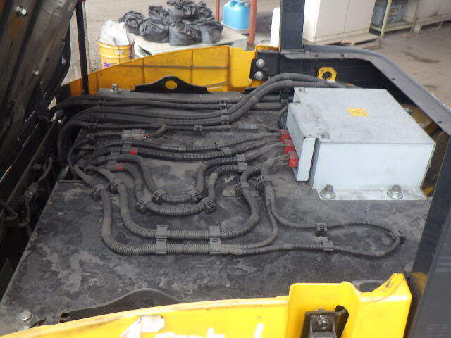 xenang-xe-nang-dien-2-5-tan-komatsu-fe25-1-serial-305562-11.jpg