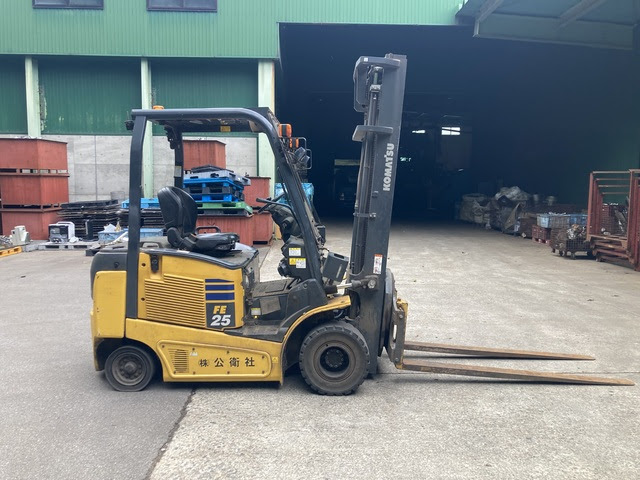 xenang-xe-nang-dien-2-5-tan-komatsu-fe25-1-serial-307780-7.jpg