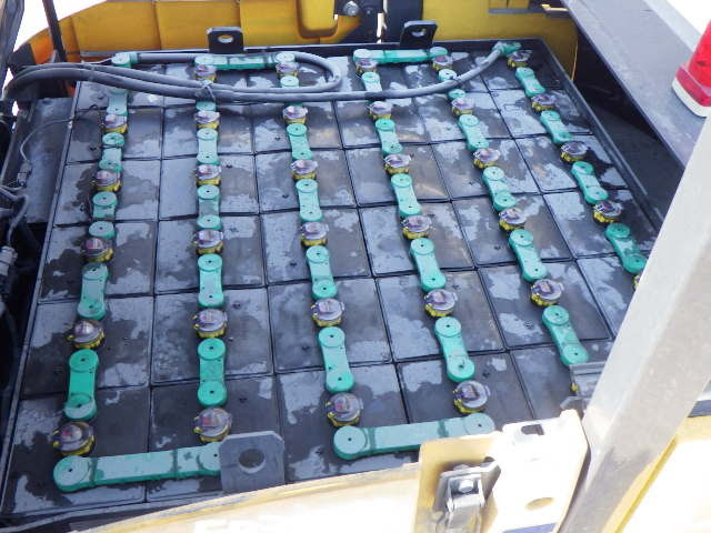 Xe nâng điện 3.0 tấn Komatsu FB30-12 serial 101239 - Ảnh 10