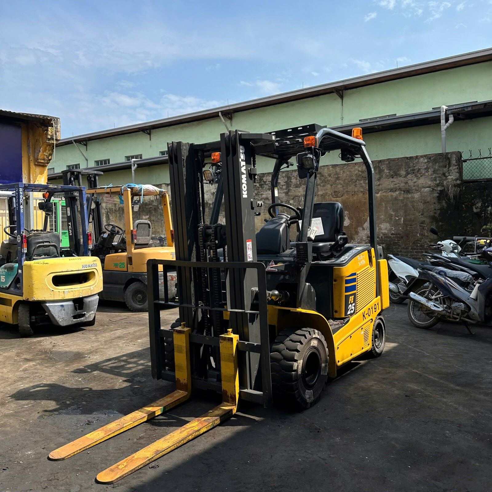 Xe nâng điện Koamatsu 2.5 tấn FE25-1 (309186), sản xuất năm 2020