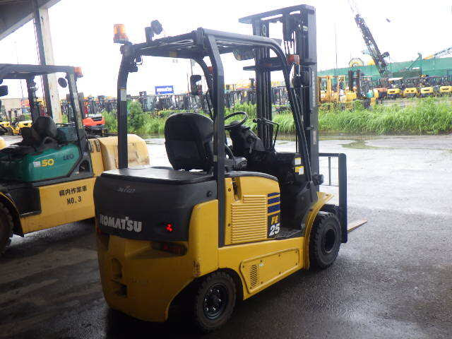 Xe nâng điện Komatsu 2.5 tấn FE25-1 (300501) - Ảnh 4