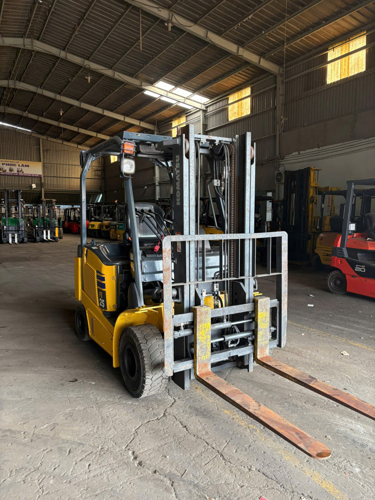 xenang-xe-nang-dien-komatsu-2-5-tan-fe25-1-310542-san-xuat-nam-2021-1.jpg